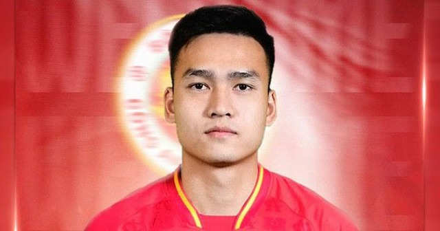 Biography and Path to Football